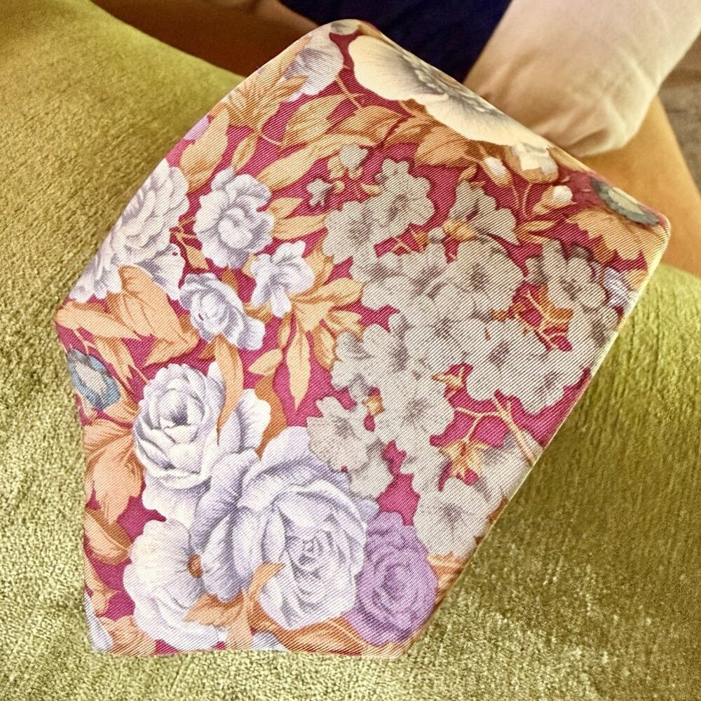 Vintage 1980s Lands End Floral Roses Red Pink Silk Necktie Woven Classic Tie